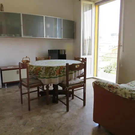 La Baia Di Lori Apartment *